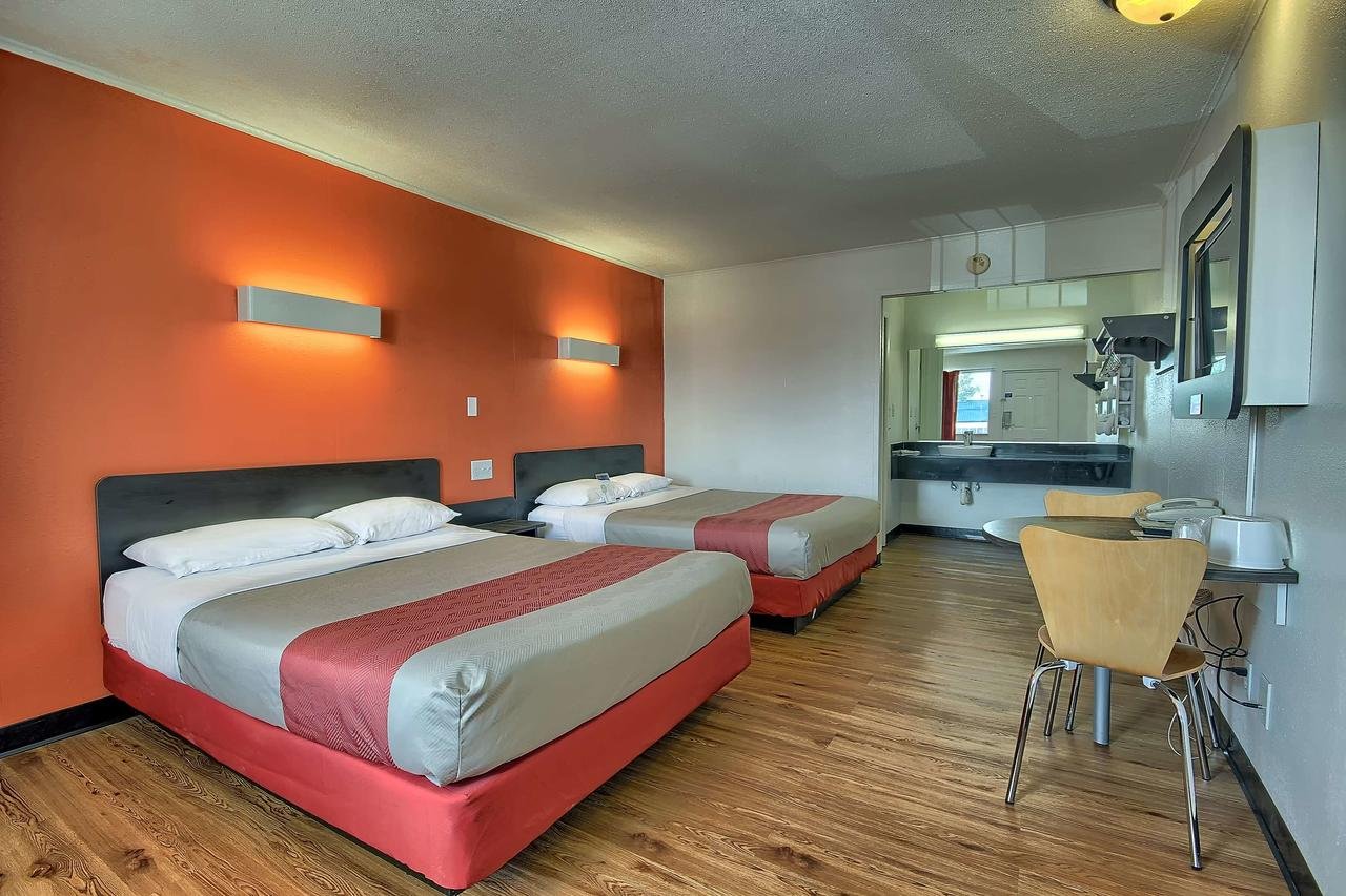 Motel 6 Lima - Accommodation Florida 40