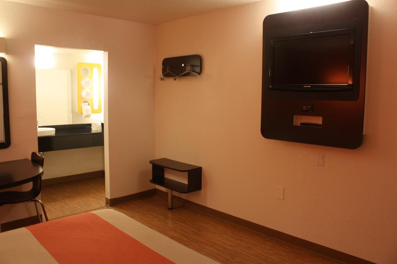 Motel 6 Youngstown - Accommodation Los Angeles 8