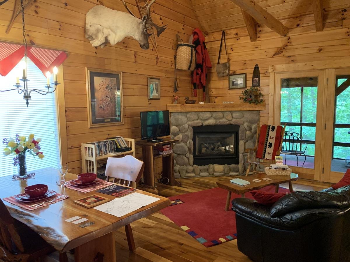 A Romantic Cabin In Hocking Hills, Logan, OH - thumb 6