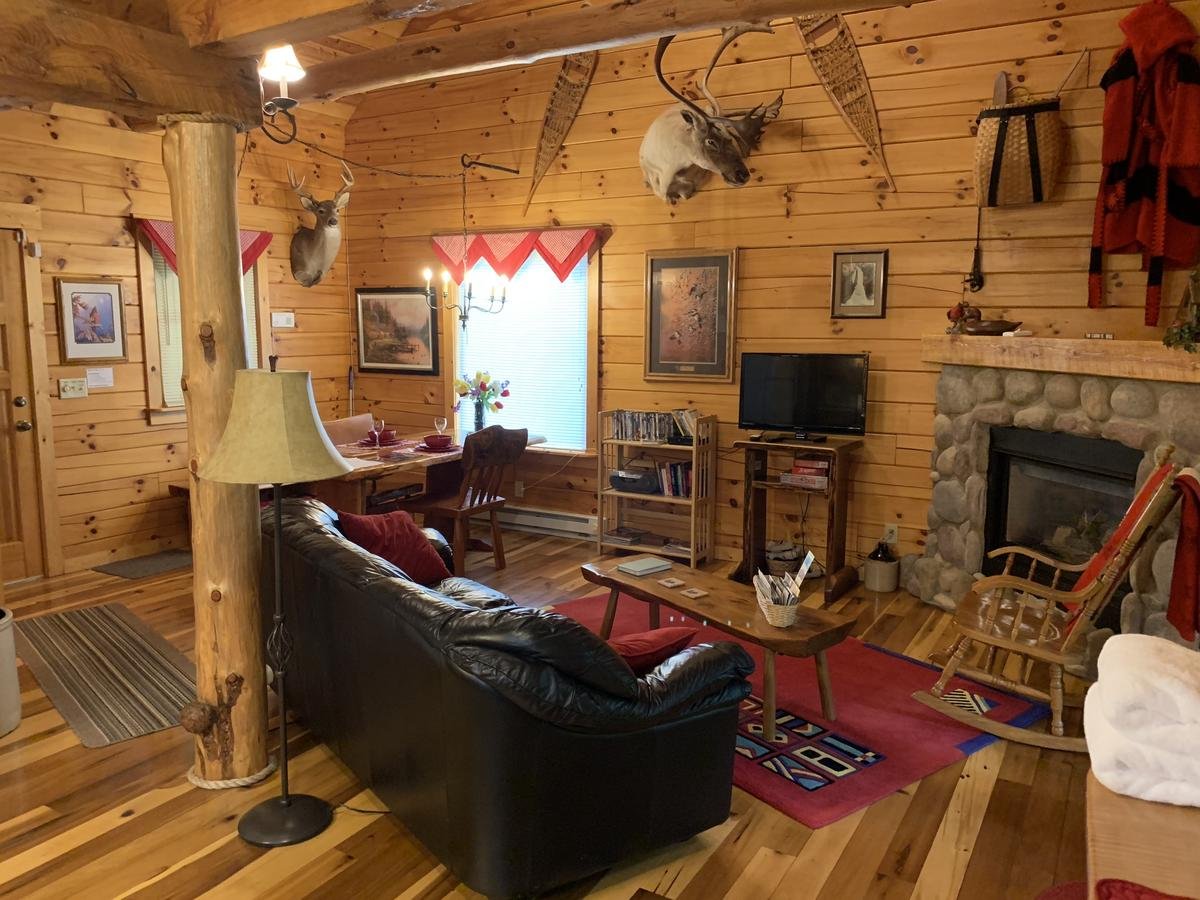 A Romantic Cabin In Hocking Hills, Logan, OH - thumb 5
