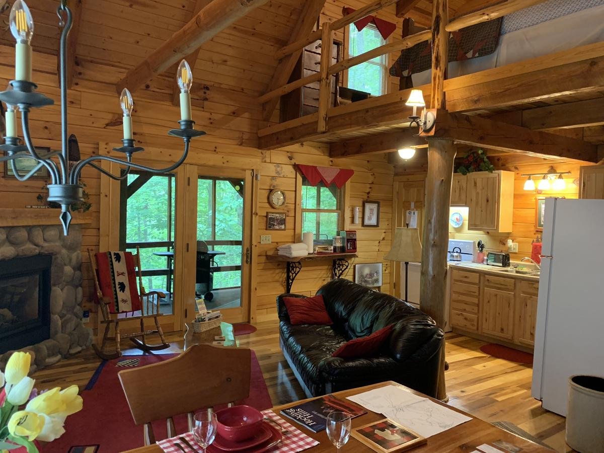 A Romantic Cabin In Hocking Hills, Logan, OH - thumb 8