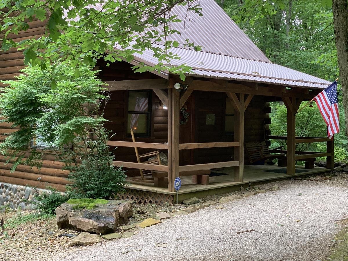 A Romantic Cabin In Hocking Hills, Logan, OH - thumb 1