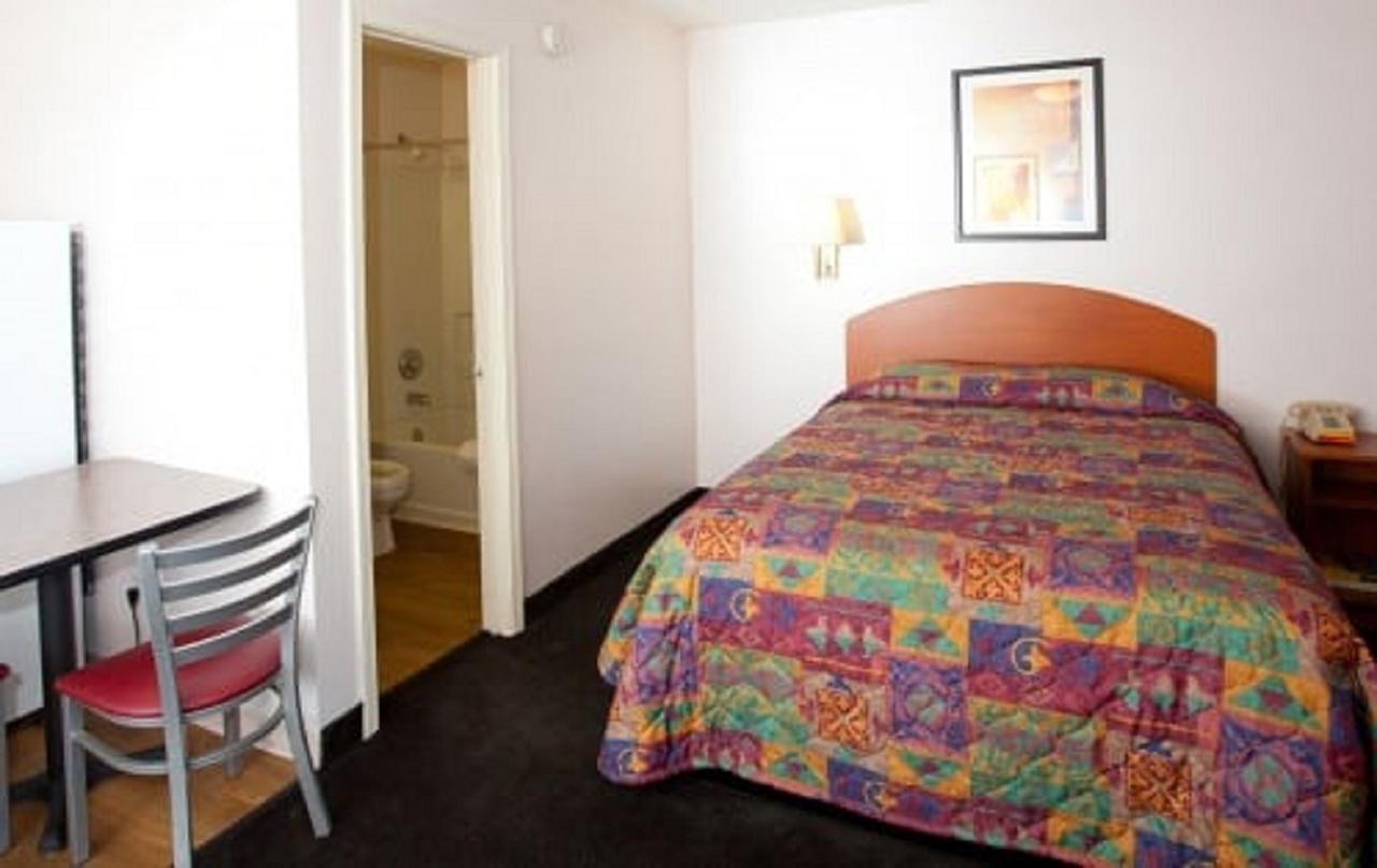 InTown Suites Extended Stay Dayton OH - Accommodation Los Angeles 9