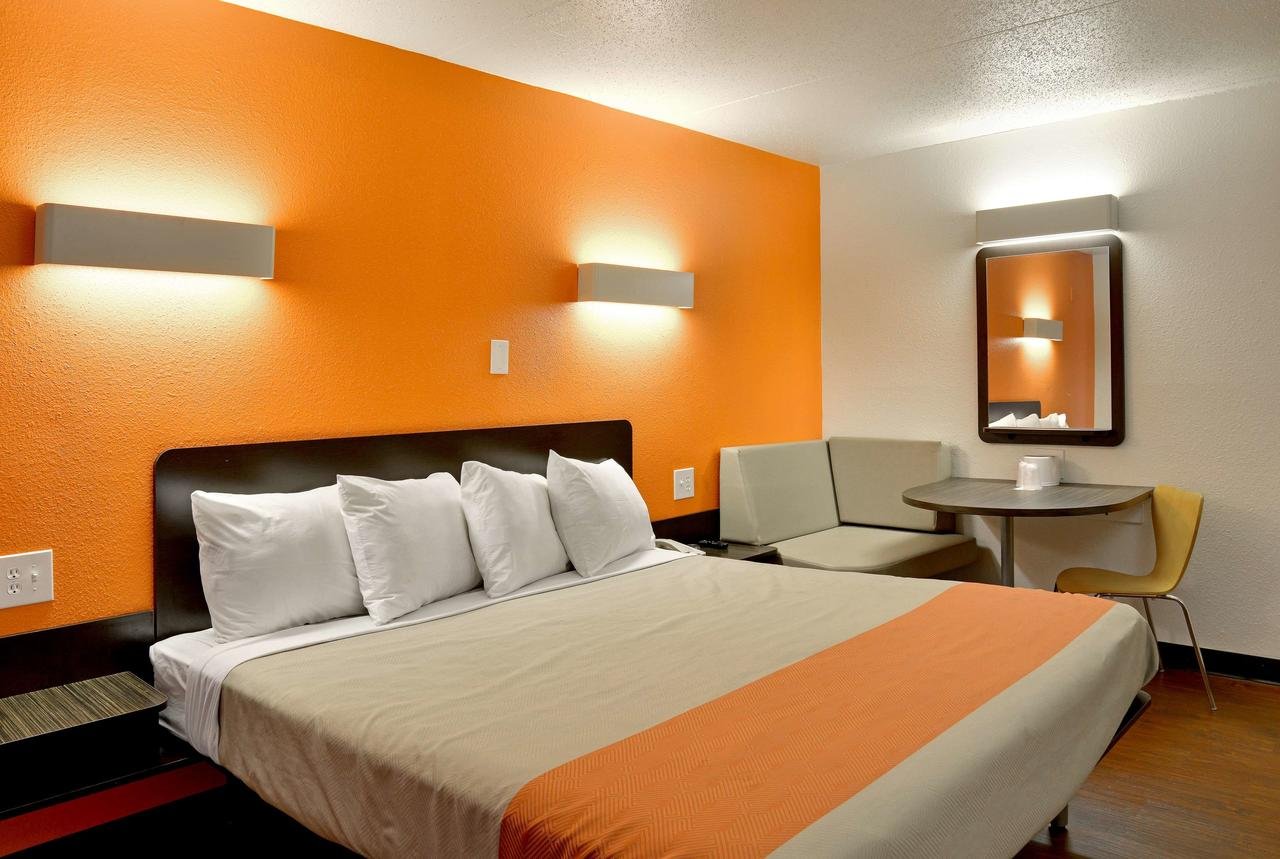 Motel 6 Toledo - Accommodation Florida 40