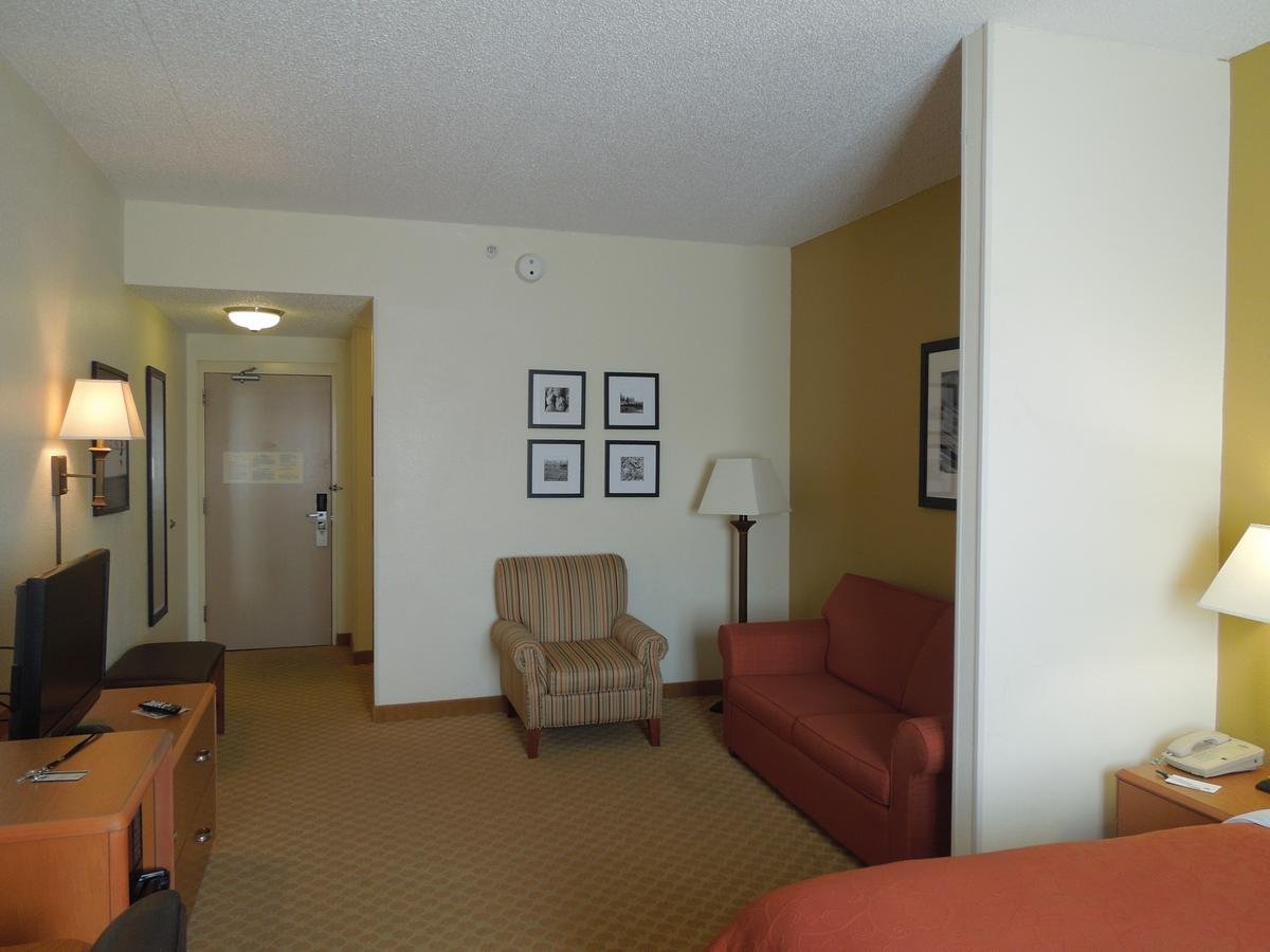 Country Inn & Suites By Radisson, Port Clinton, OH - thumb 26