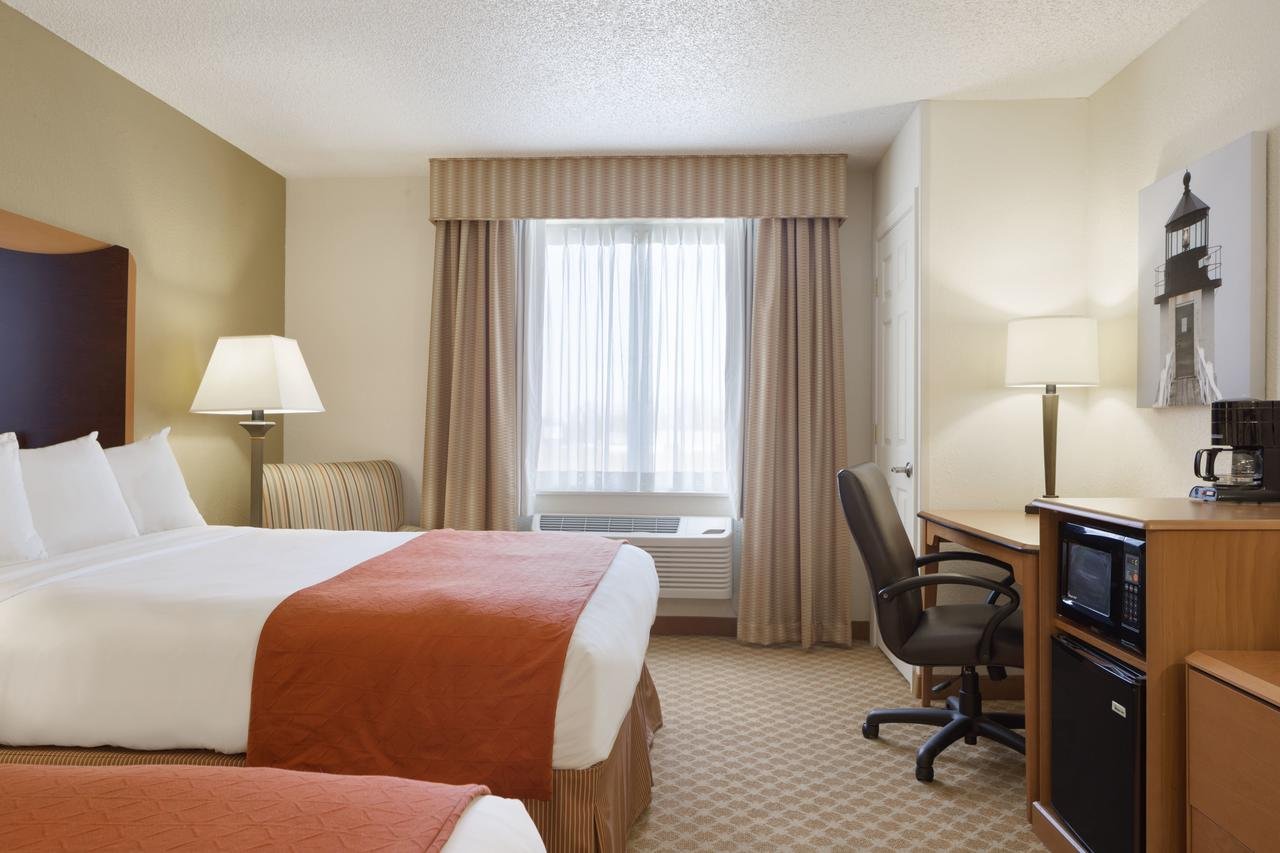 Country Inn & Suites By Radisson, Port Clinton, OH - thumb 15