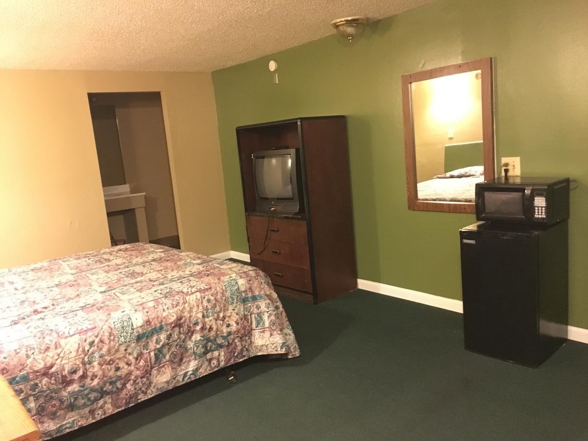 Crown Inn - Accommodation Florida 0