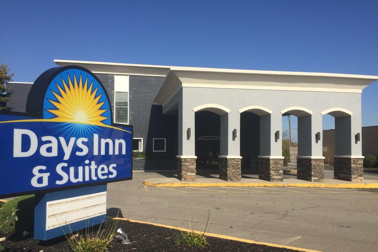 Days Inn & Suites By Wyndham Cincinnati North - thumb 0