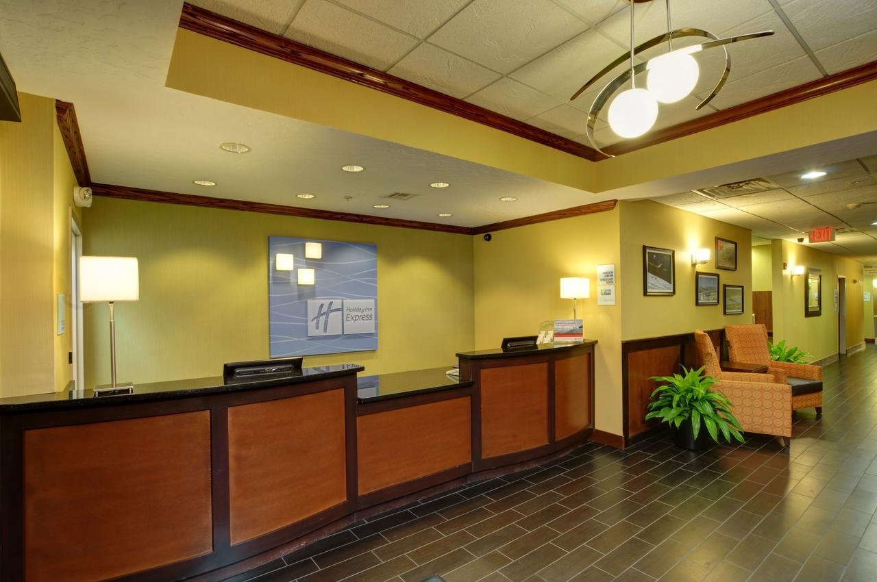 Holiday Inn Express & Suites Midwest City - thumb 10