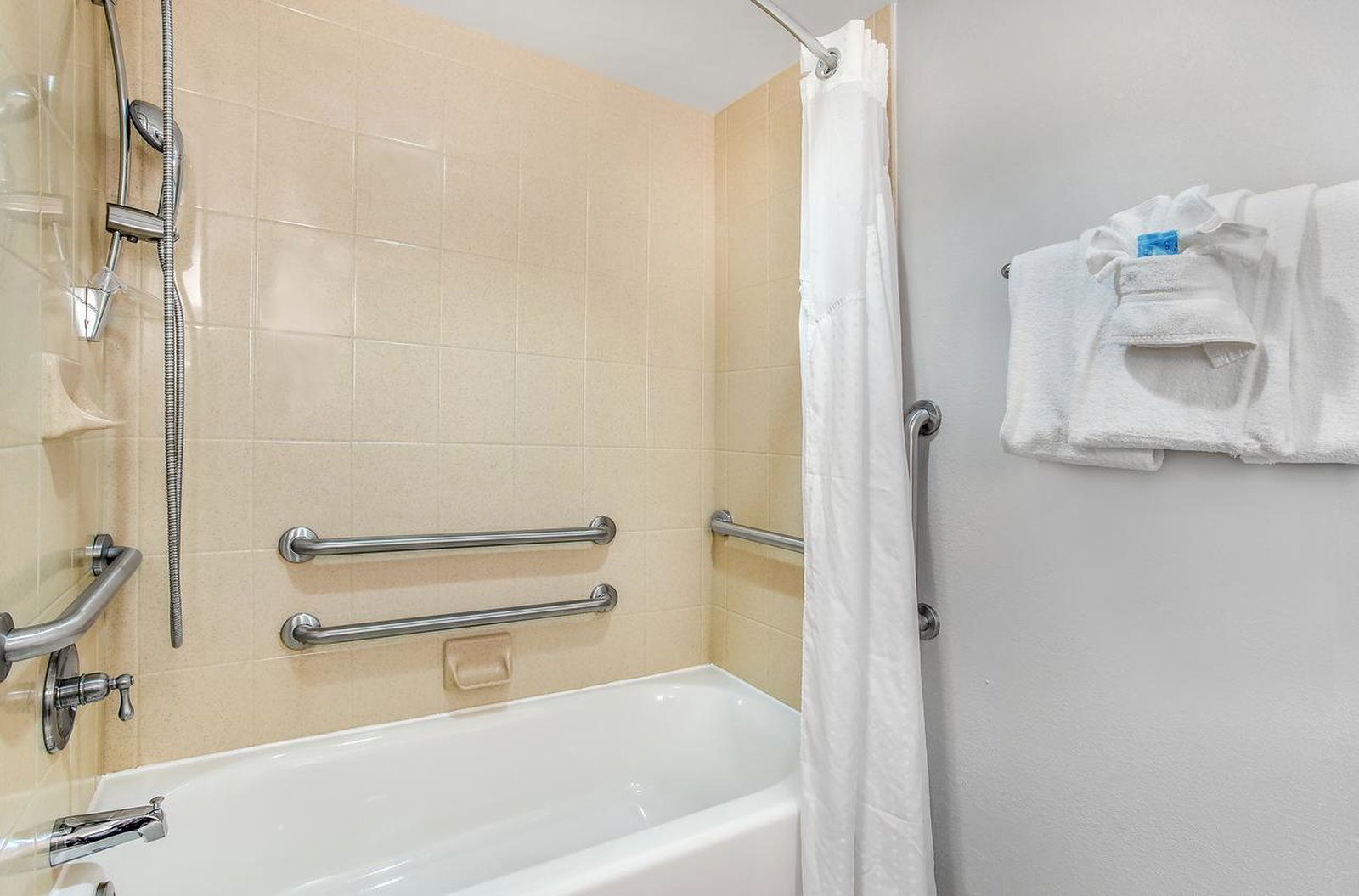 Holiday Inn Express & Suites Morristown - thumb 5