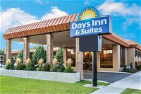 Days Inn  Suites by Wyndham Logan