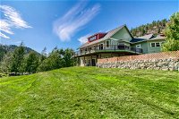4 Bed 4 Bath Vacation home in Leavenworth