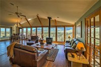 'Elk Mountain' Red Lodge Hillside House with Hot Tub