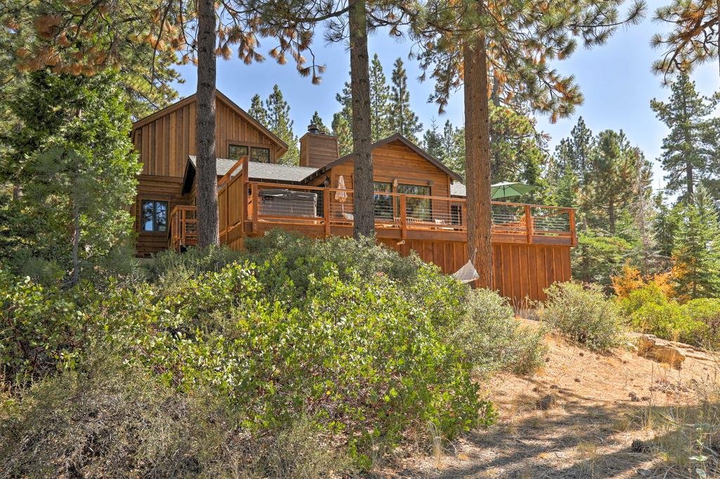 'Old Tahoe' Brockway Lodge with Hot Tub and Lake Views Orlando Tourists
