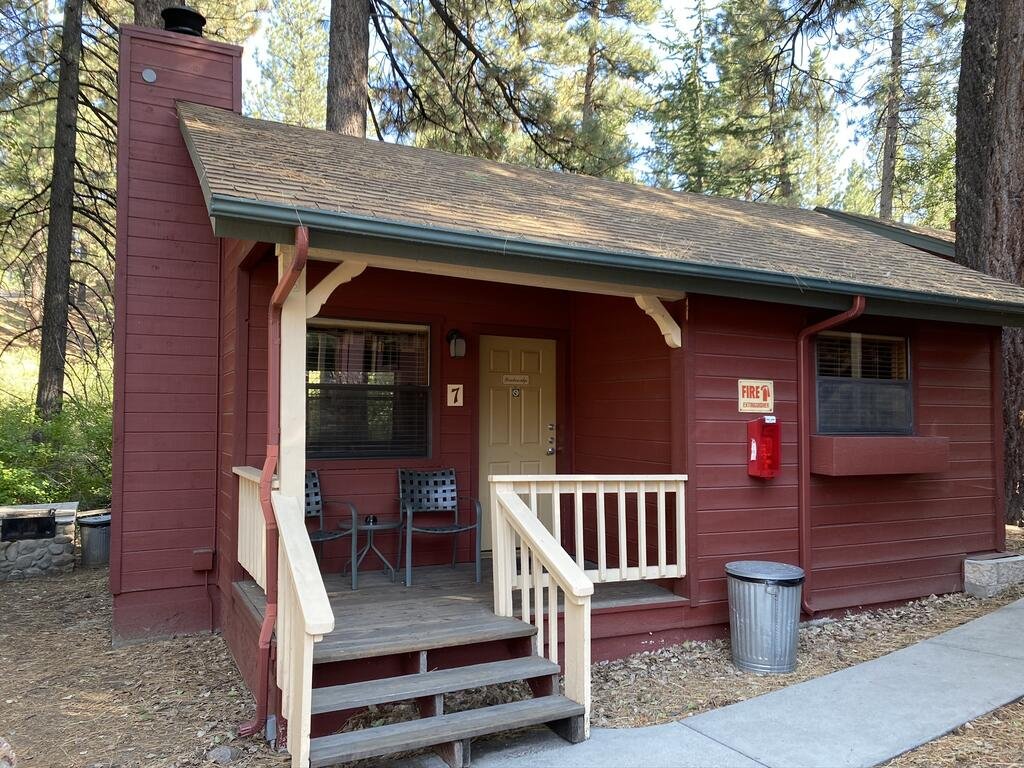 1 Bedroom Cabin with Kitchen  Fireplace at Cozy Hollow 7 - Click Find