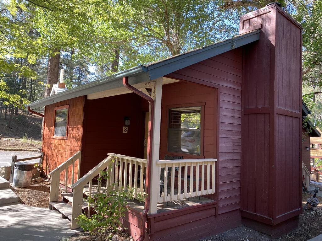 1 Bedroom Cabin with Kitchen  Fireplace at Cozy Hollow 8 - Click Find