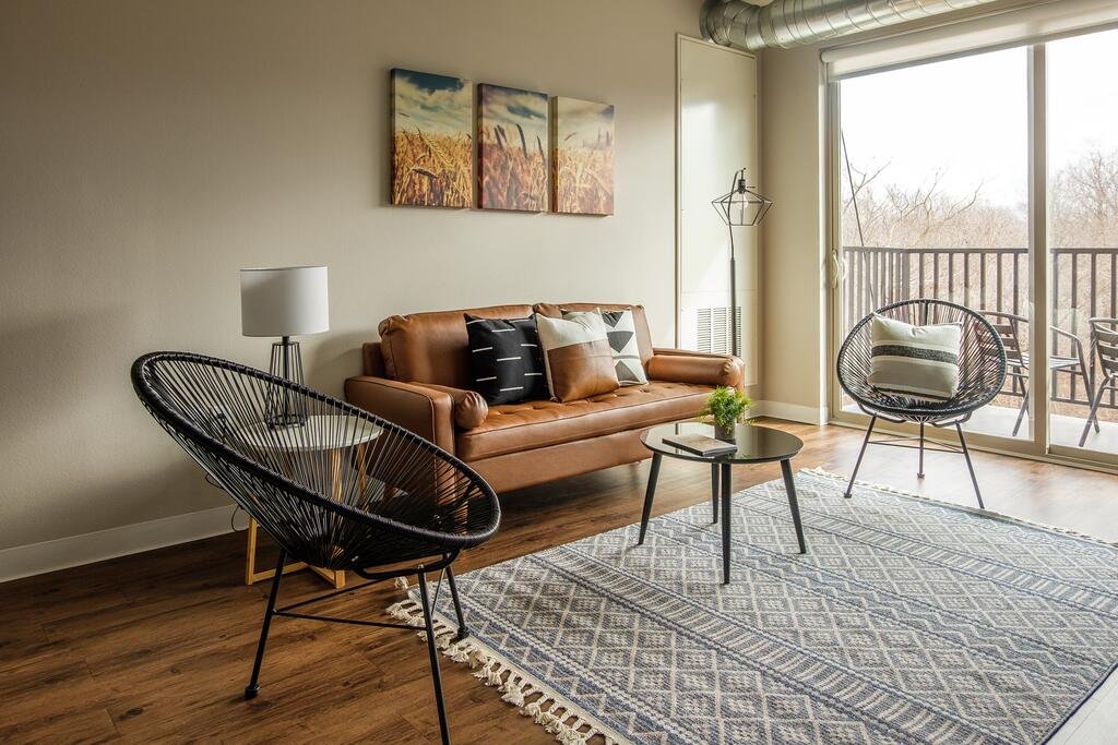 1 BR and 2 BR Apts by Frontdesk - Accommodation Dallas