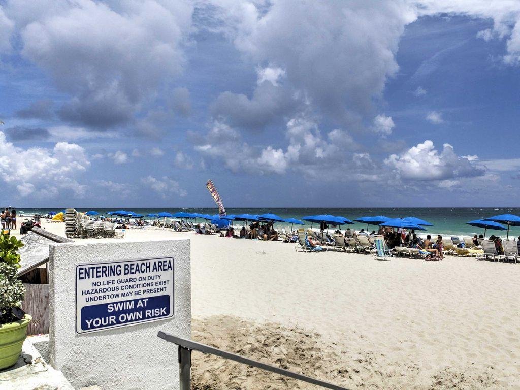 100 now open beach Ft Lauderdale located in resort large corner unit partial ocean view - Accommodation Florida
