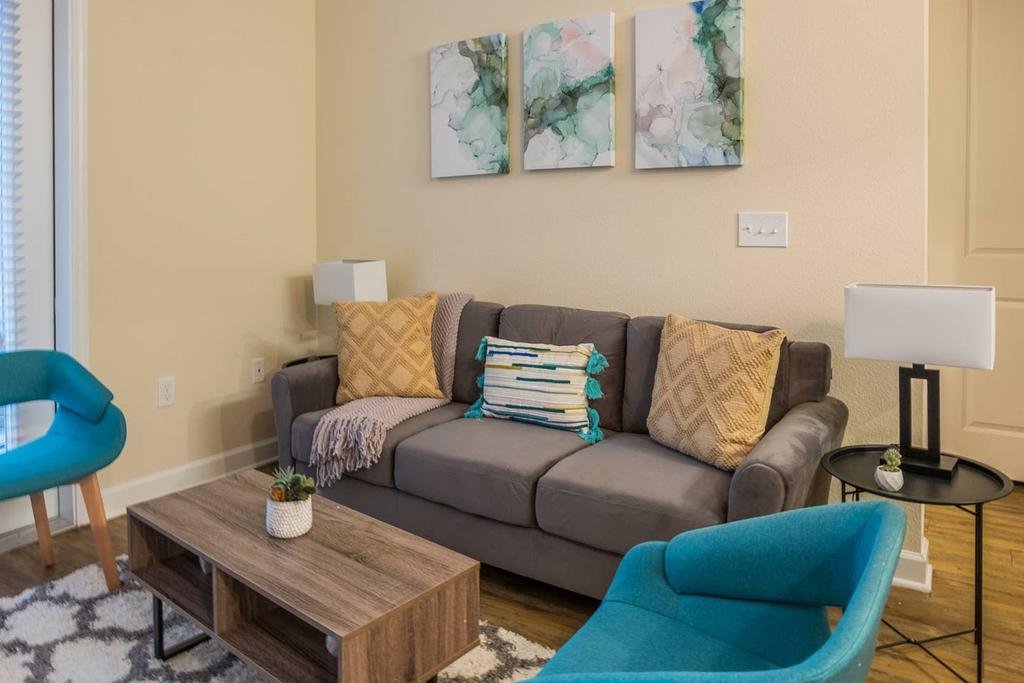 2 BR Suite with balcony by Frontdesk Orlando Tourists