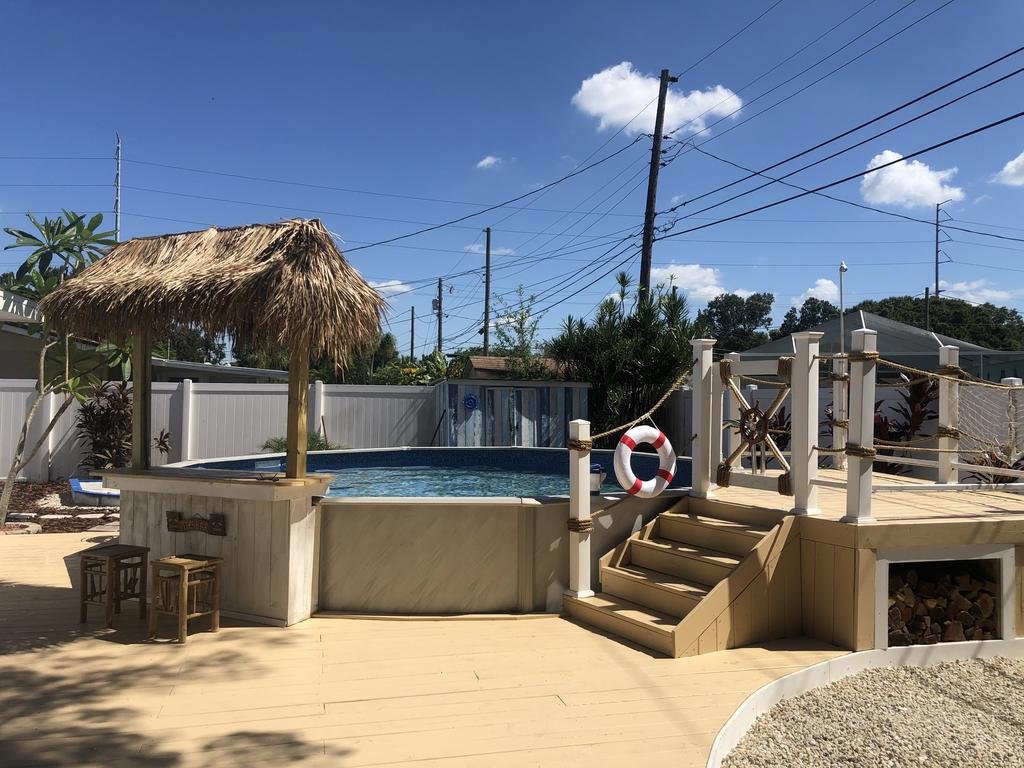3BR/2BA Beach style house heated pool 6 minutes to the beach Orlando Tourists