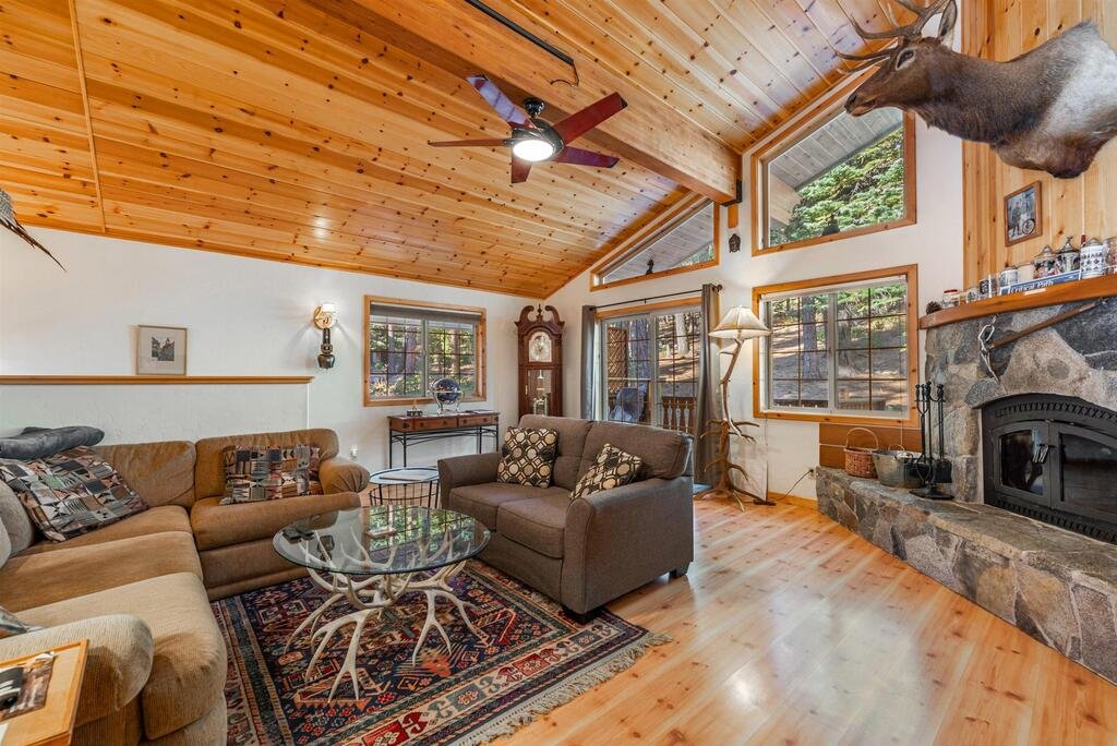 526 Wolf Tree  Swiss Chalet in Northstar w/ Private Hot Tub - Click Find