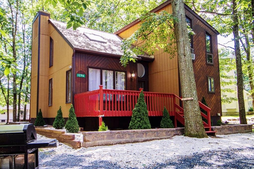 Adventure Chalet Near the best of the Poconos - Accommodation Texas