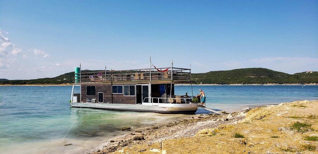 Airstream Houseboat Amazing Lake Travis View - Accommodation Los Angeles