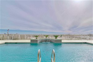 Beachfront Gulf Shores Condo With Patio & Pool Access