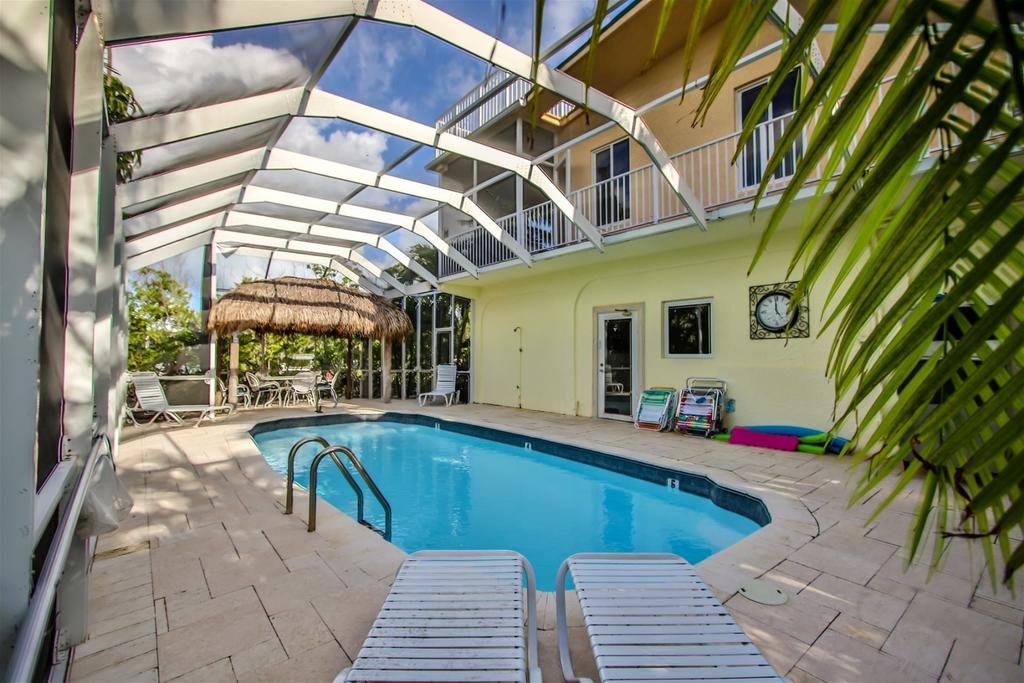 Big Kahuna 5bed/4bath updated home with private pool  dockage Orlando Tourists