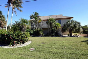BIRD OF PARADISE - PRIVATE POOL HOME ON SANIBEL, STILL OPEN FOR THE MONTH OF APRIL! SMALL PET CONSIDERED Home