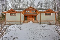 Boyne Falls Townhome with Forest Views-Walk to Lifts
