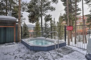 Breck Condo With Shared Hot Tub - Walk To Slopes!