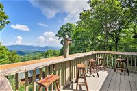 Cabin with Hot Tub  Mountain Views 15 Min to Boone