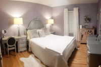 Book Bloomfield Accommodation Vacations DBD DBD