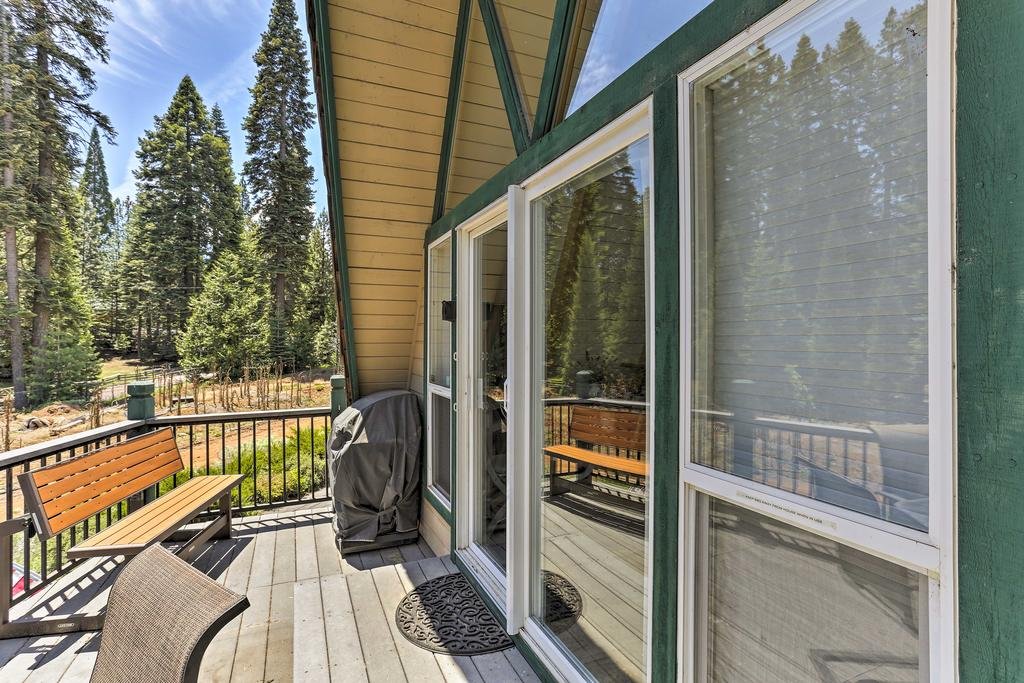Charming House with Deck - Steps to Lake Almanor Orlando Tourists