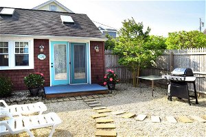 Charming Surf City Cottage - Steps To Beach & Bay!