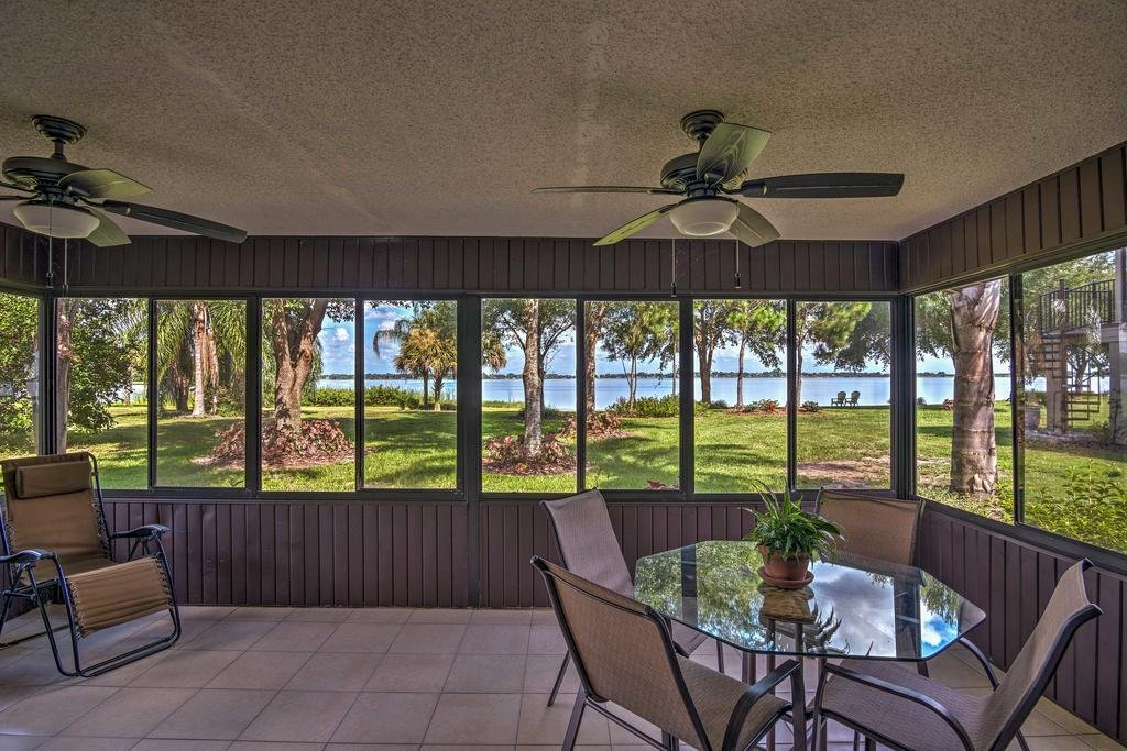 Charming Waterfront Home in Frostproof with Lake View Orlando Tourists
