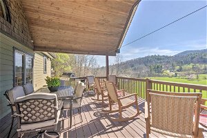 Chic Asheville Retreat With Game Room & Views!