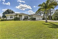 Chic Fort Myers Home with Covered Pool - 3Mi to Shops