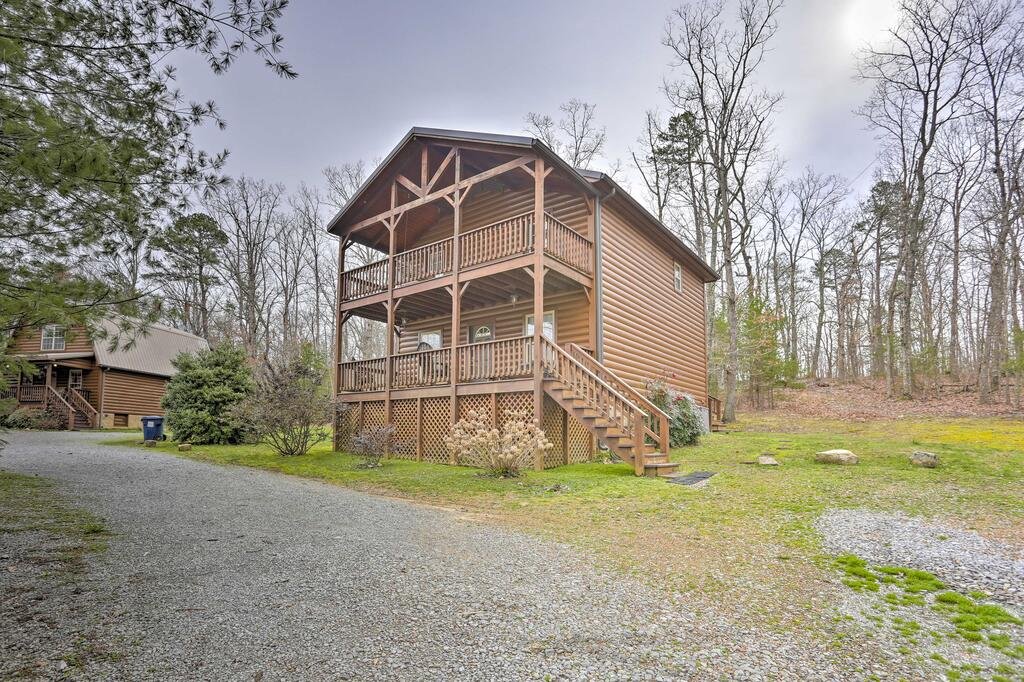 Cloudland Cabin with Serene Views of Lookout Mtn Orlando Tourists