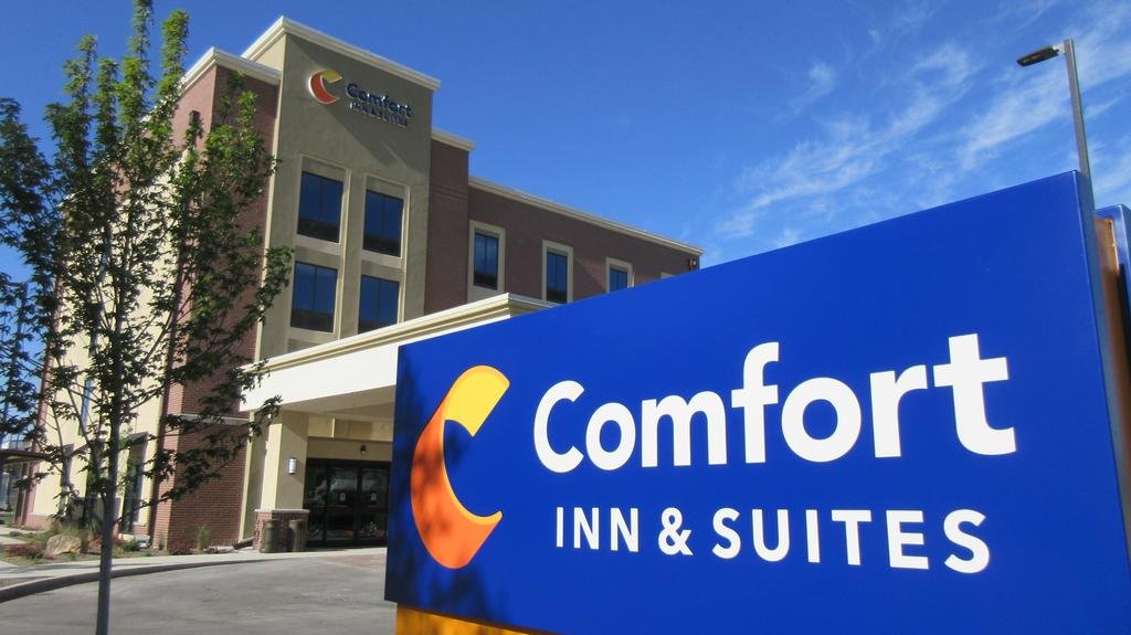 Comfort Inn  Suites Orlando Tourists