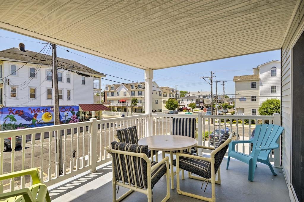 Condo With Deck - Walk To Beach & Convention Center! - thumb 1