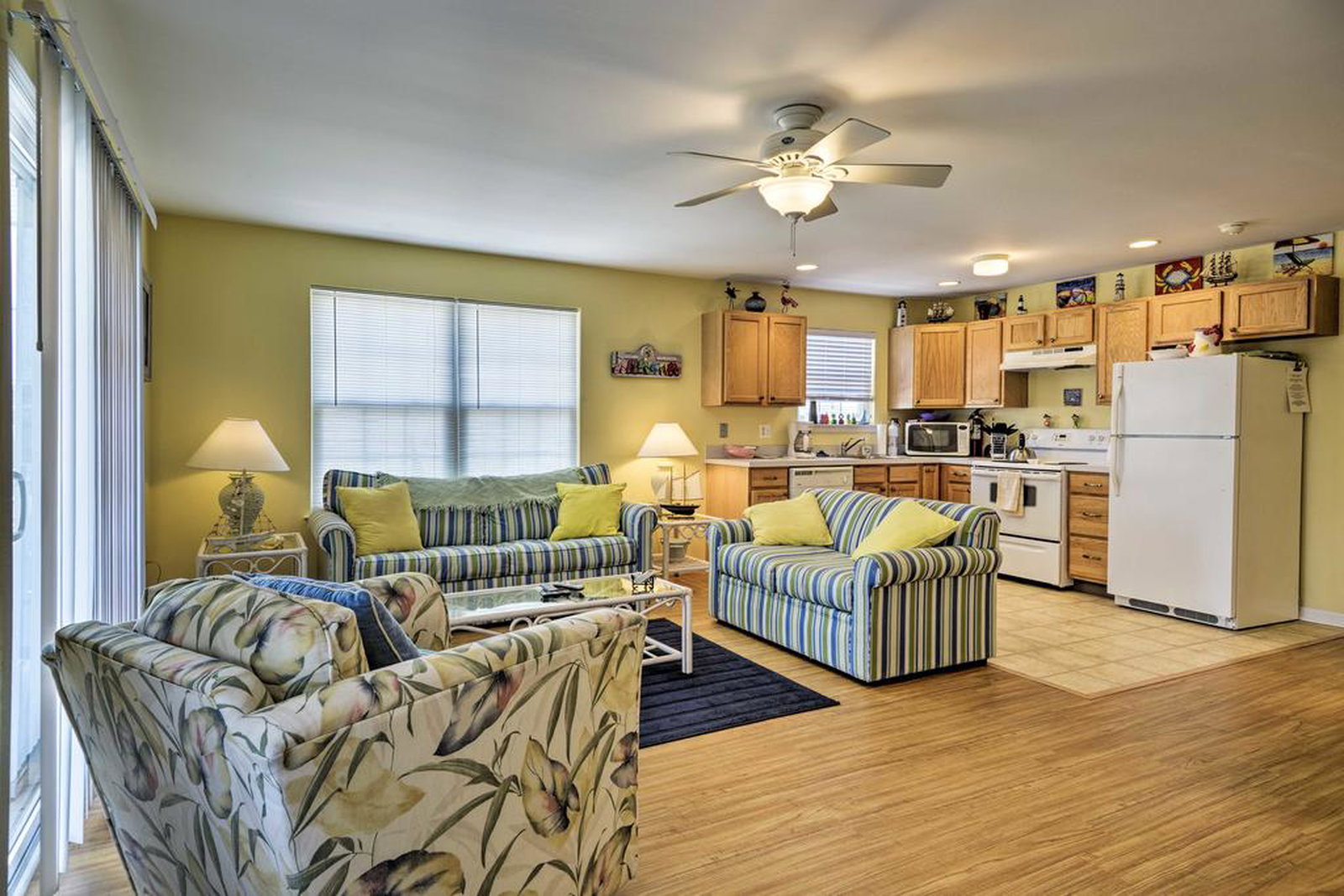 Condo With Deck - Walk To Beach & Convention Center! - thumb 2