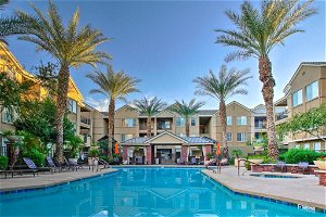 Condo With Resort-Style Amenities Less Than 5 Mi To Dtwn PHX!