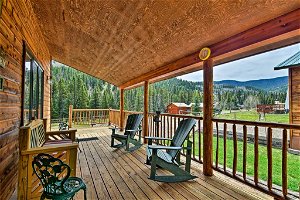 Cozy Cabin Escape With MTN Views Near The Red River!