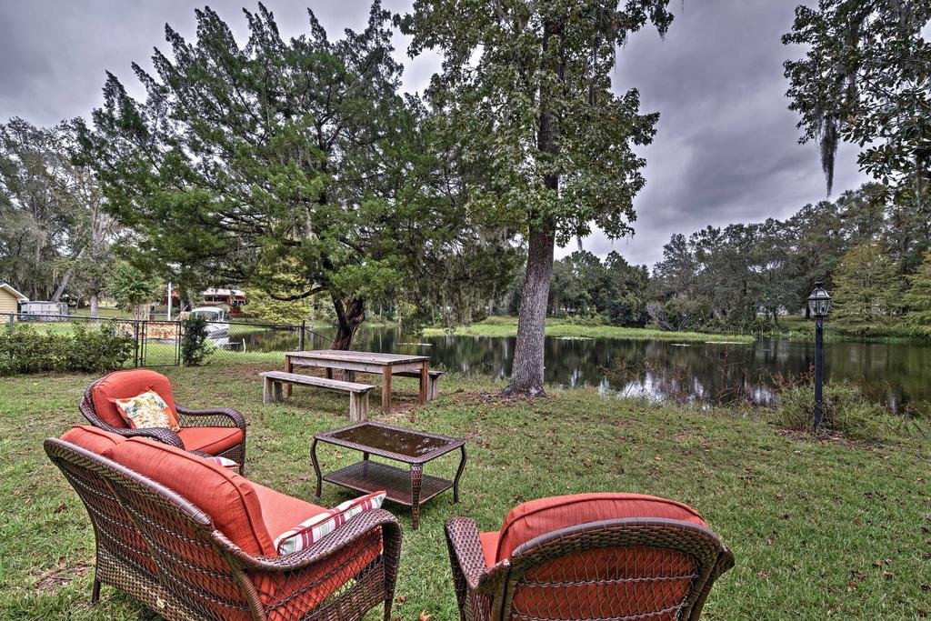 Cozy Lakefront Hernando House with Covered Patio Orlando Tourists
