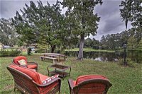 Cozy Lakefront Hernando House with Covered Patio