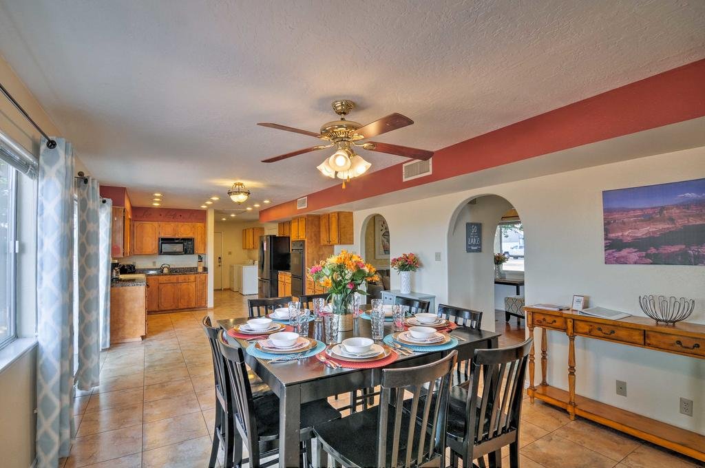 Cozy Page Home with Views and Grill - Near Lake Powell Orlando Tourists