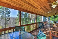 Cozy Pittsburg Home on Perry Stream with Trail Access