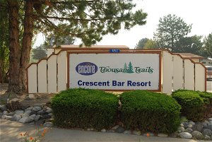 Crescent Bar Camping Resort Cottage 4